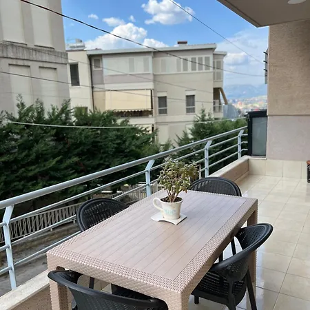 Lake View Apartament Tirana Apartment *
